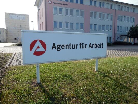 Arbeitslosigkeit: Was ist mit der Lebensversicherung?